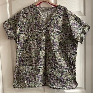 Ragtop 2X Green Paisley Scrub Top